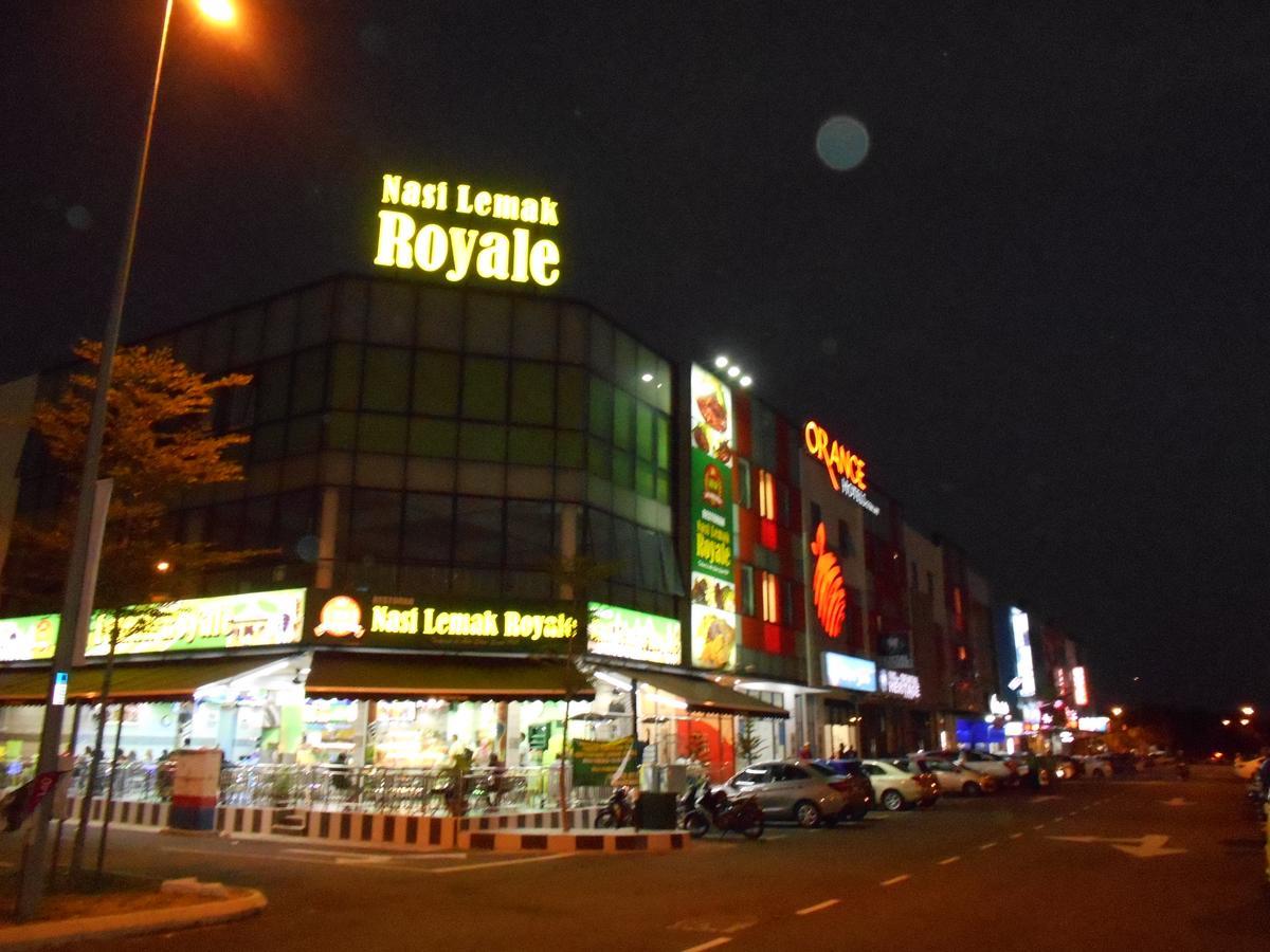 Hotel 126 Sepang Exterior photo